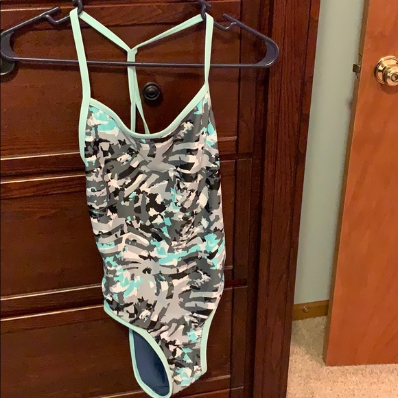 Champion performance swim suit - Picture 2 of 4